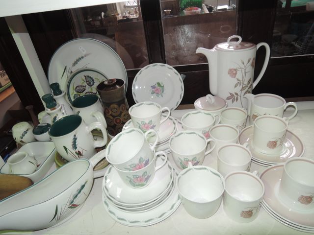 A collection of Susie Cooper Talisman pattern coffee wares number C1139 comprising coffee pot,