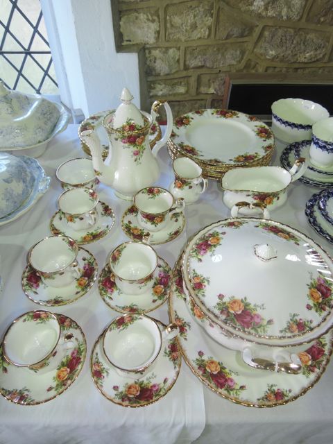 A collection of Royal Albert Old Country Roses pattern dinner and coffee wares comprising circular - Image 2 of 2