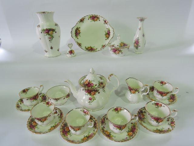 A quantity of Royal Albert Old Country Roses pattern tea wares (in unused condition) comprising