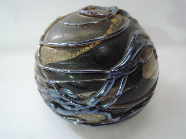 A selection of decorative glass items to include a heavy tear shaped paperweight with encased bands - Image 3 of 3