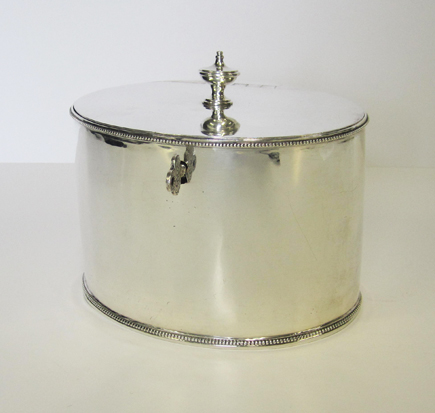 A GEORGE III SILVER TEA CADDY, HESTER BATEMAN, LONDON, 1786 the oval body with beaded rim, the