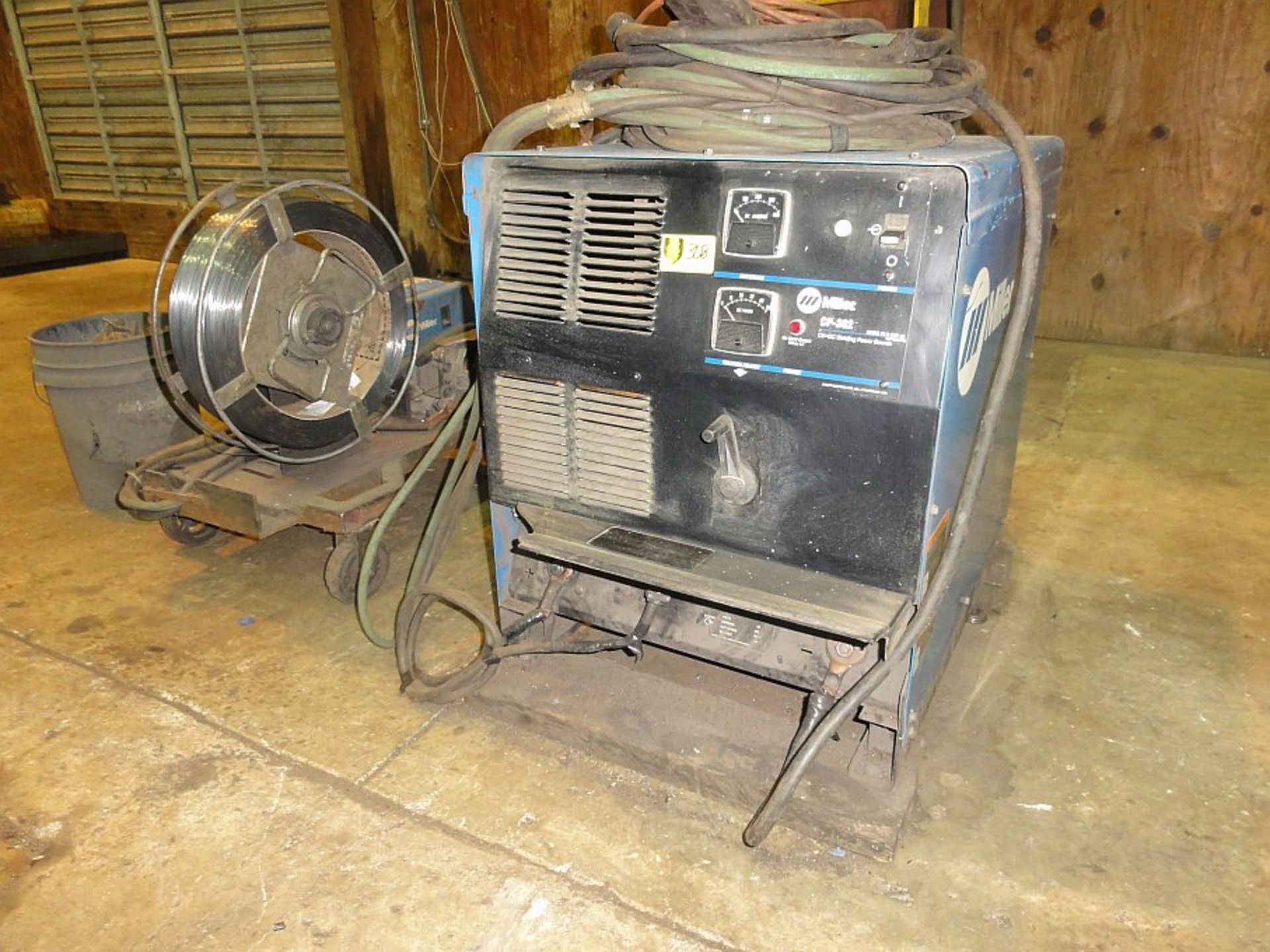 Miller CP302 Welder, Sn LB133139 w/ Miller Series 60 Wire Feed