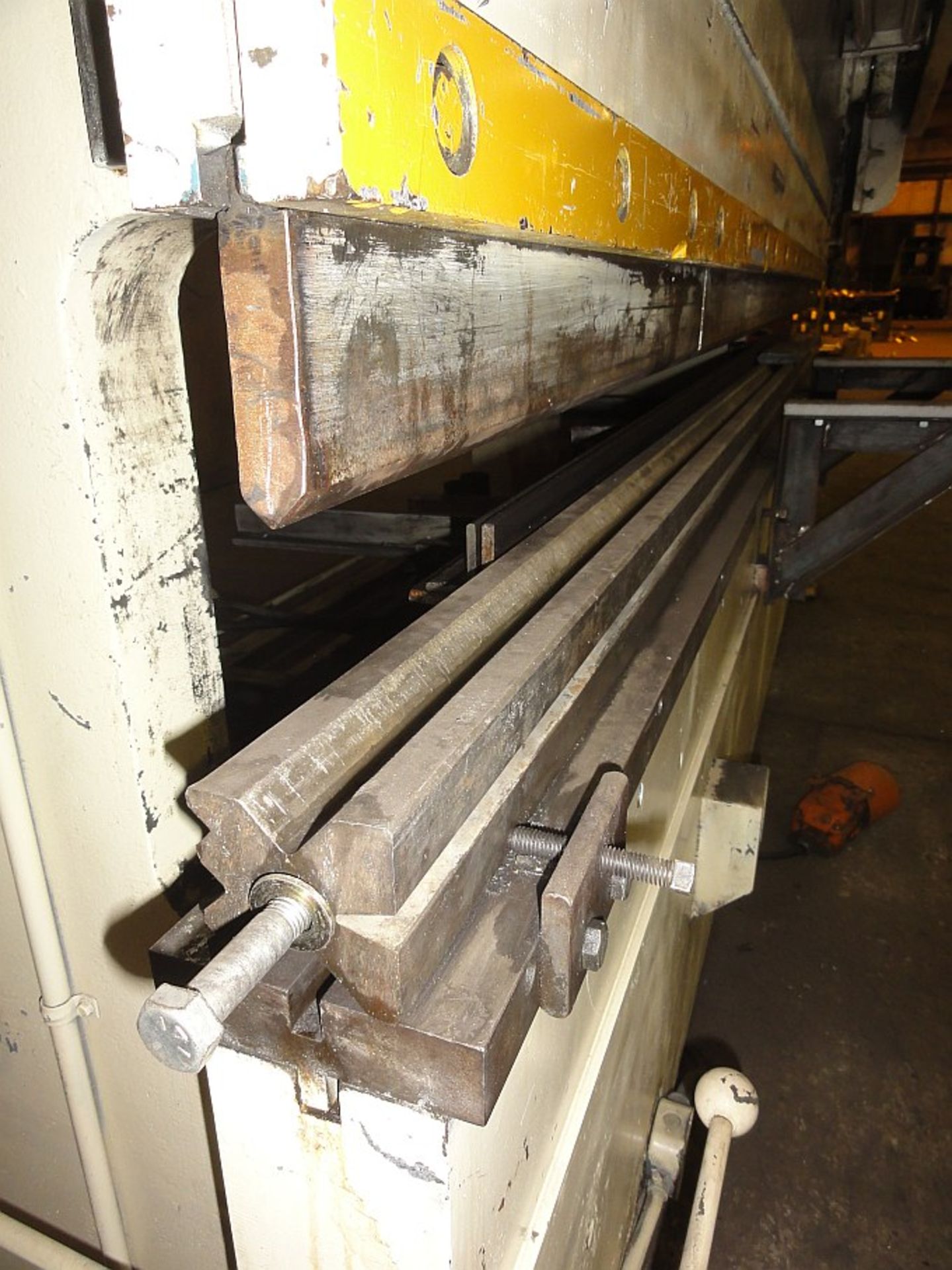 HTC Press Brake, 12' x 150 ton, 124" DBH, 2.5" RAM, 15 HP, SN uk - Image 3 of 3