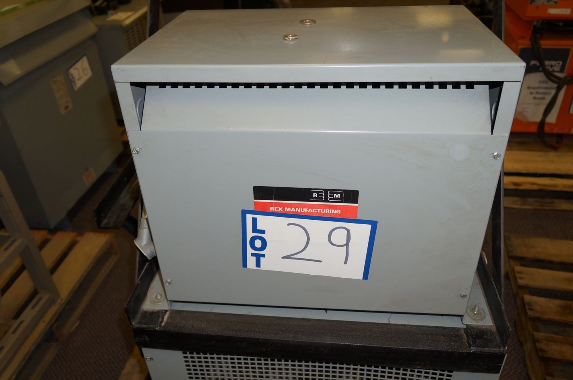Rex 600 volt transformer. Kva 15,hv 600 lv 277, cont 150, %imp 6.0, type Ann