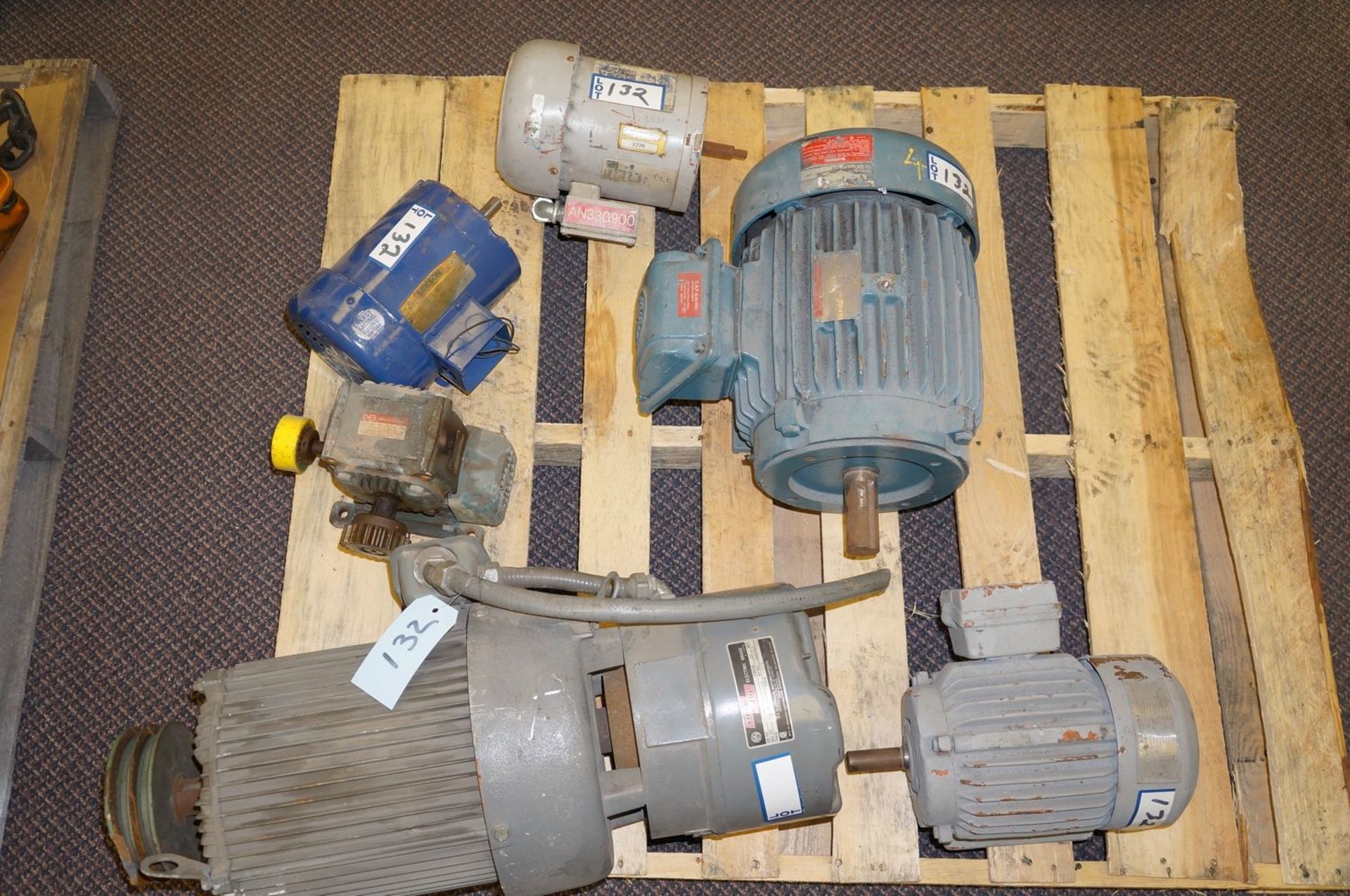 Lot of 5 Electric Motors - Image 2 of 2