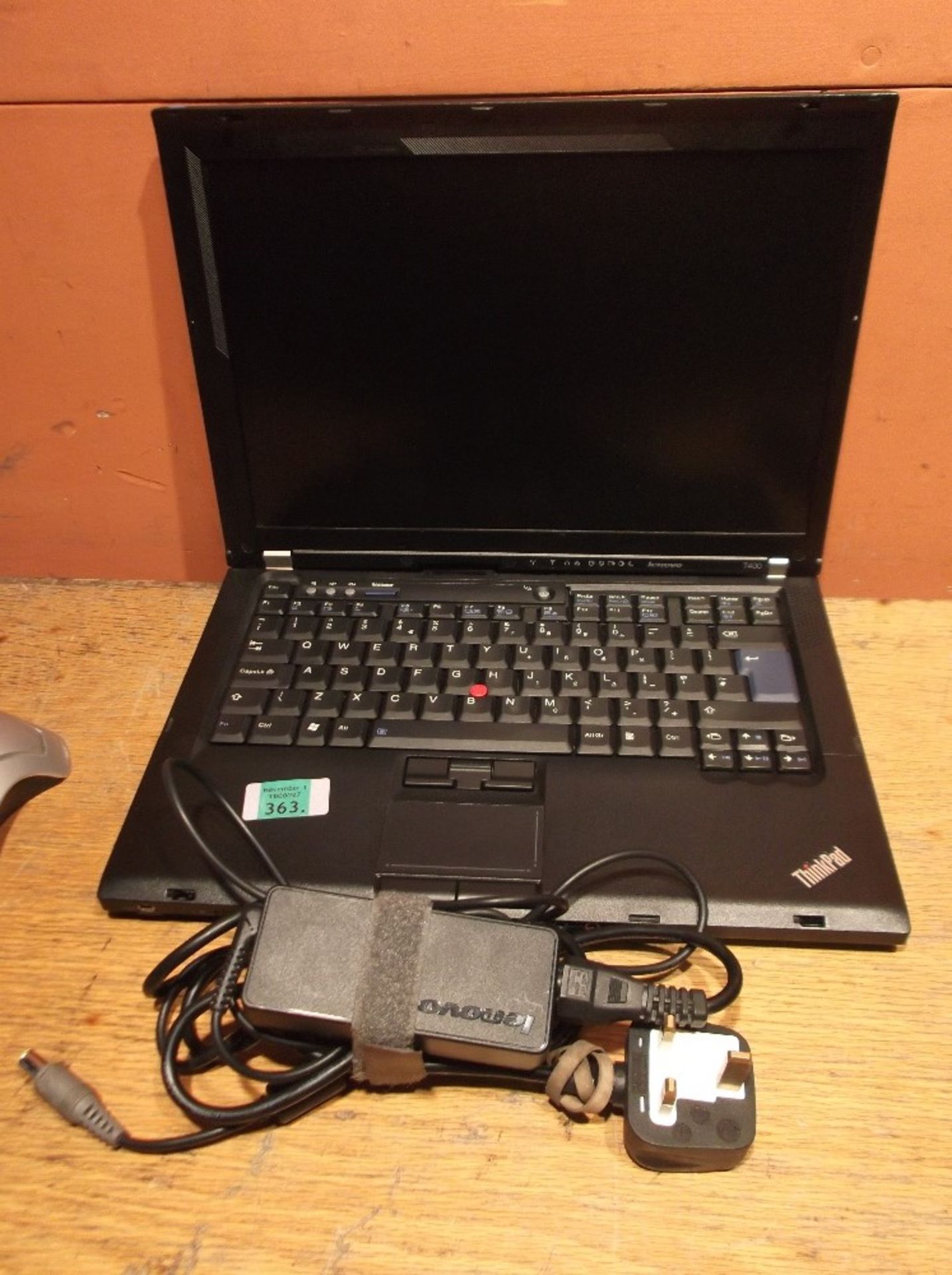 LENOVO T400 Laptop - Intel Core 2 Duo @ 2.53Ghz - 2GB Ram - 160GB Hdd - DVD-Rom - Charger - Extended