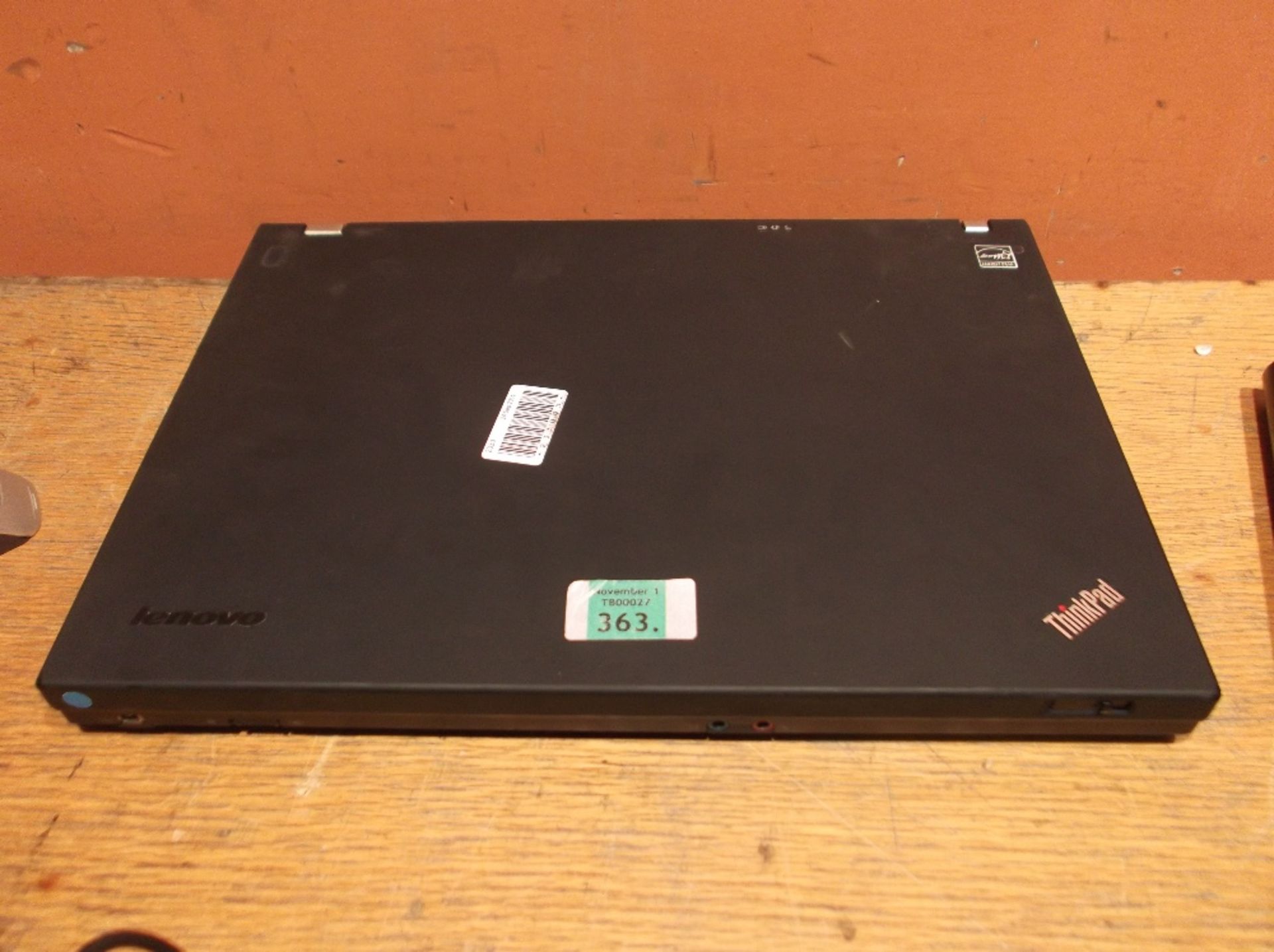 LENOVO T400 Laptop - Intel Core 2 Duo @ 2.53Ghz - 2GB Ram - 160GB Hdd - DVD-Rom - Charger - Extended - Image 2 of 2