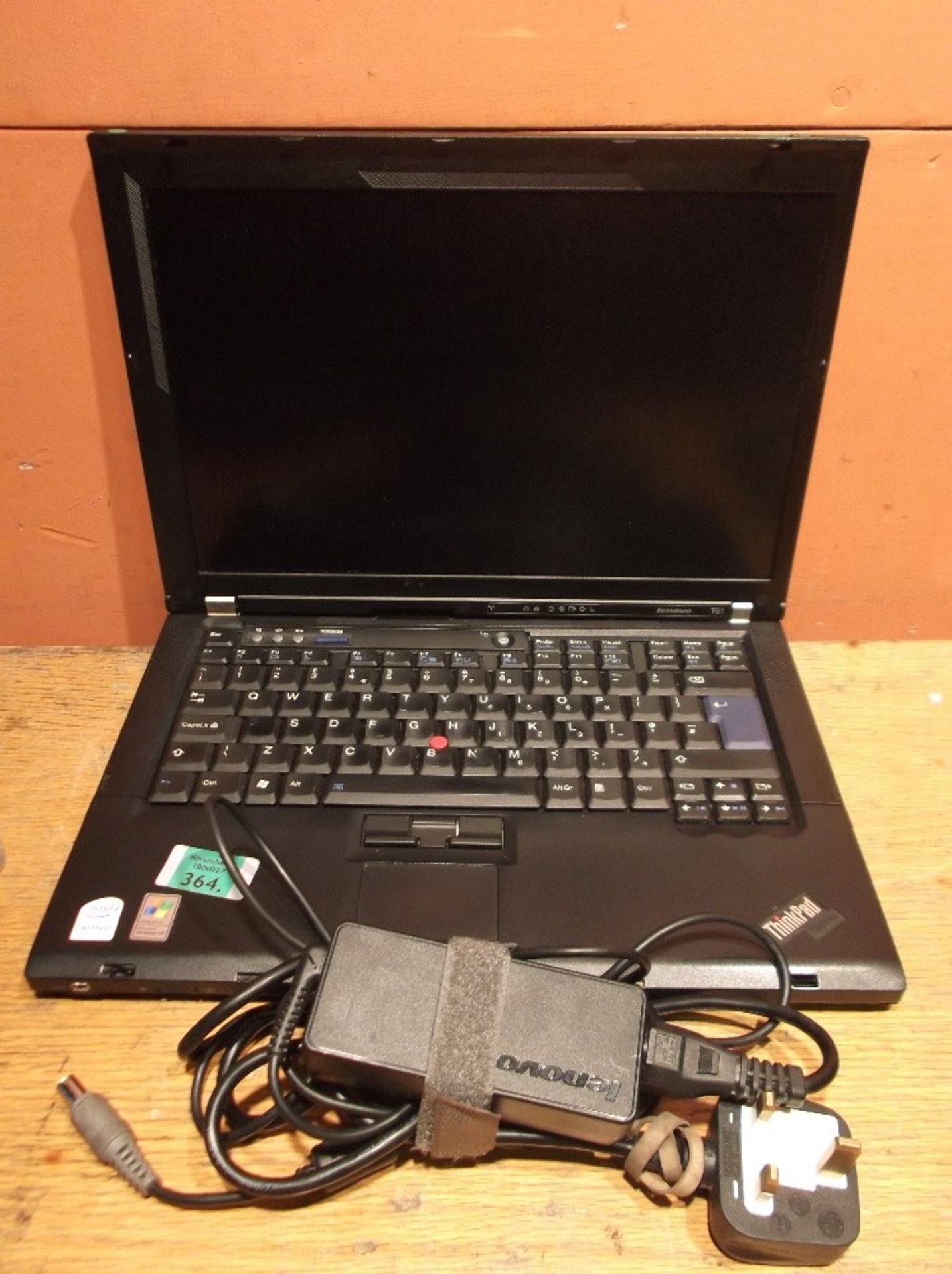 LENOVO T61 Laptop - Intel Core 2 Duo @ 1.8Ghz - 2GB Ram - 80GB Hdd - DVD-Rom - Charger - Extended