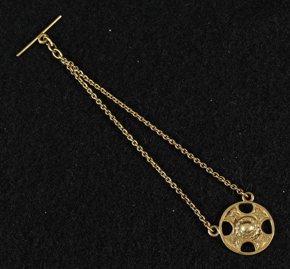 9ct gold Iona style ring cross pendant on bracelet Edinburgh assay marks, makers mark entwined J and