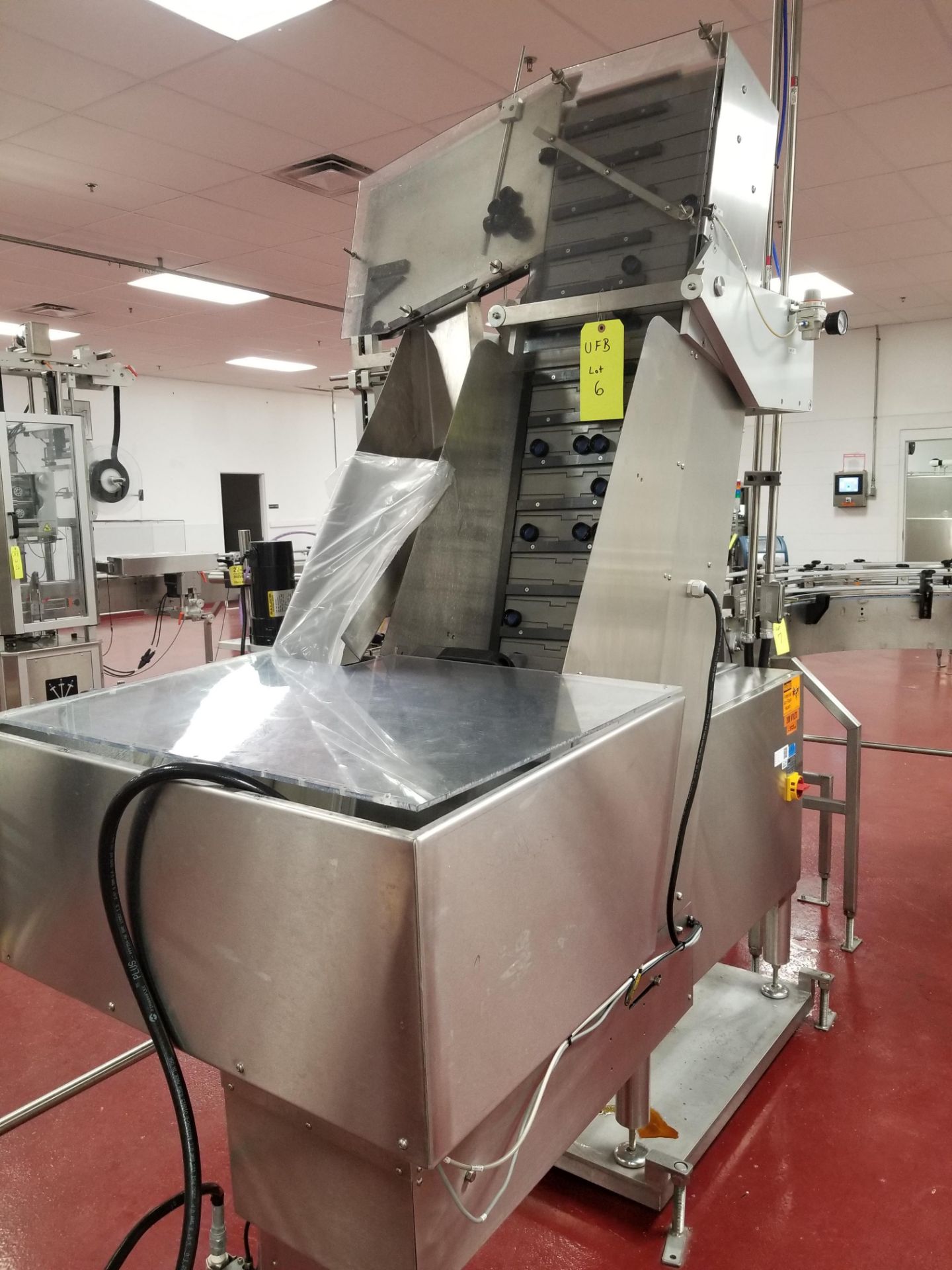 2016 Aesus Systems Delta Cap 4 Spindle Inline Capper with Sort Elevator - Image 8 of 19