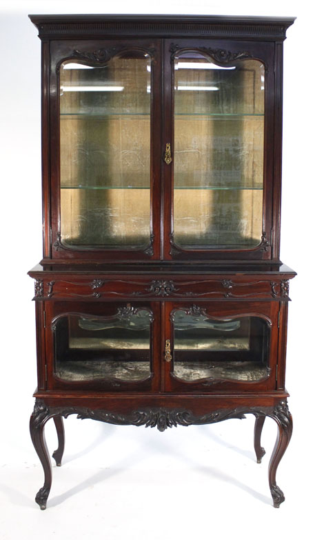 An Edwardian Chippendale-revival mahogany vitrine in two stages on cabriole legs,  w. 107 cm