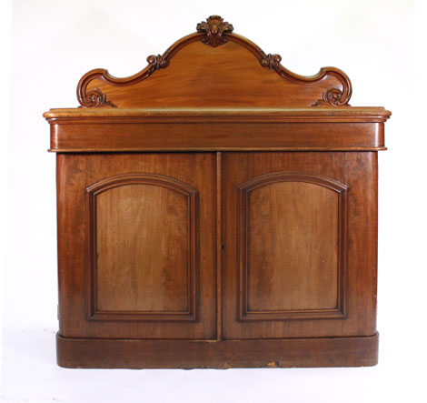 A Victorian walnut chiffoniere with moulded back and a pair of panelled doors on a plinth base, w.