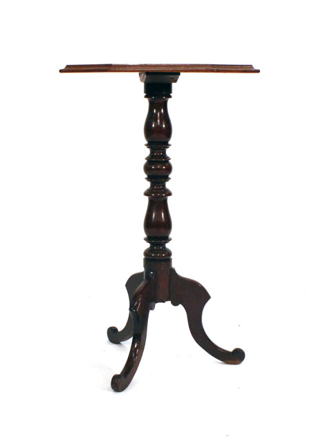 A 19th century mahogany octagonal table on tripod base, h. 75 cm   CONDITION REPORT:  Good