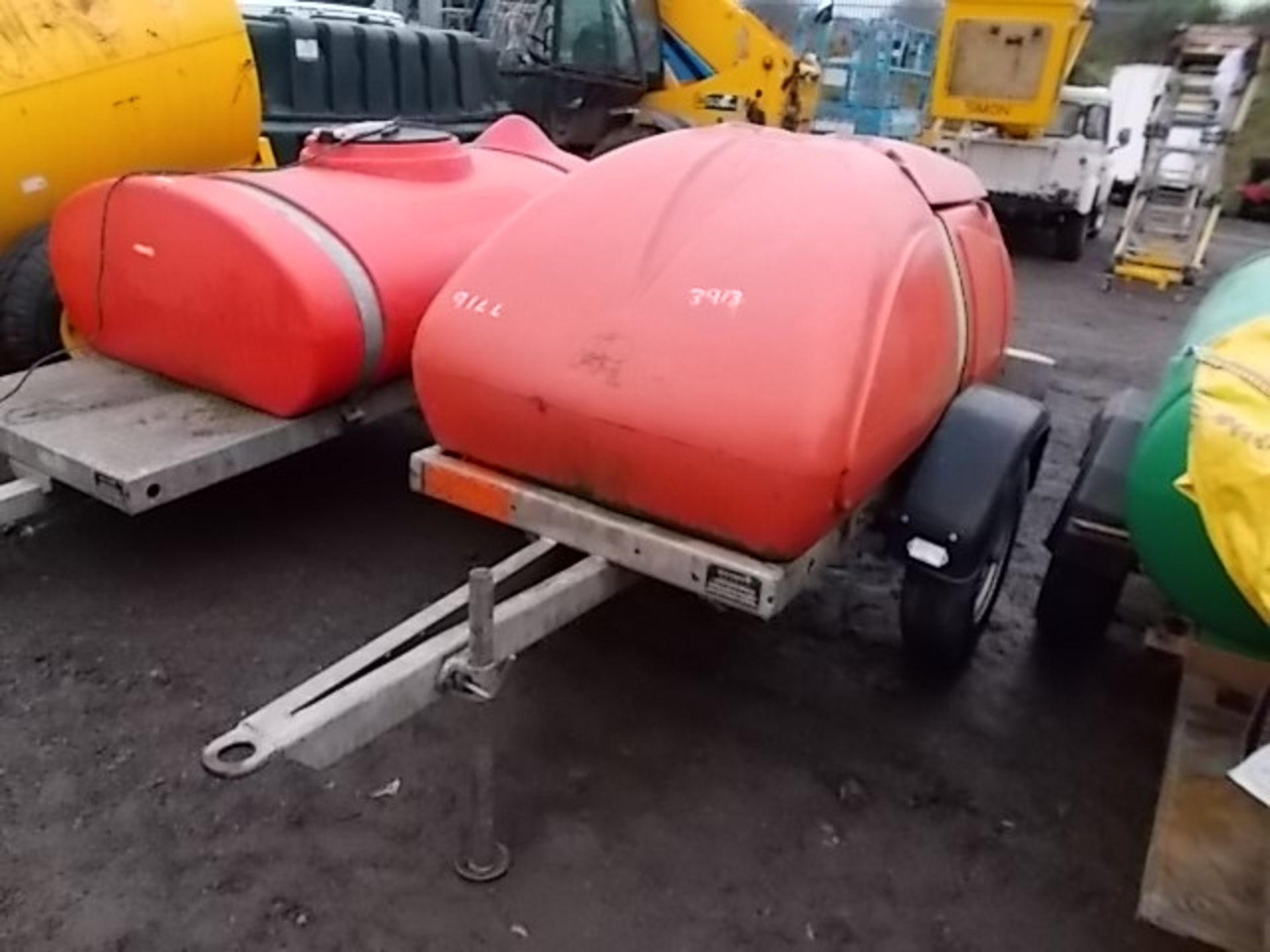 Fast tow water bowser