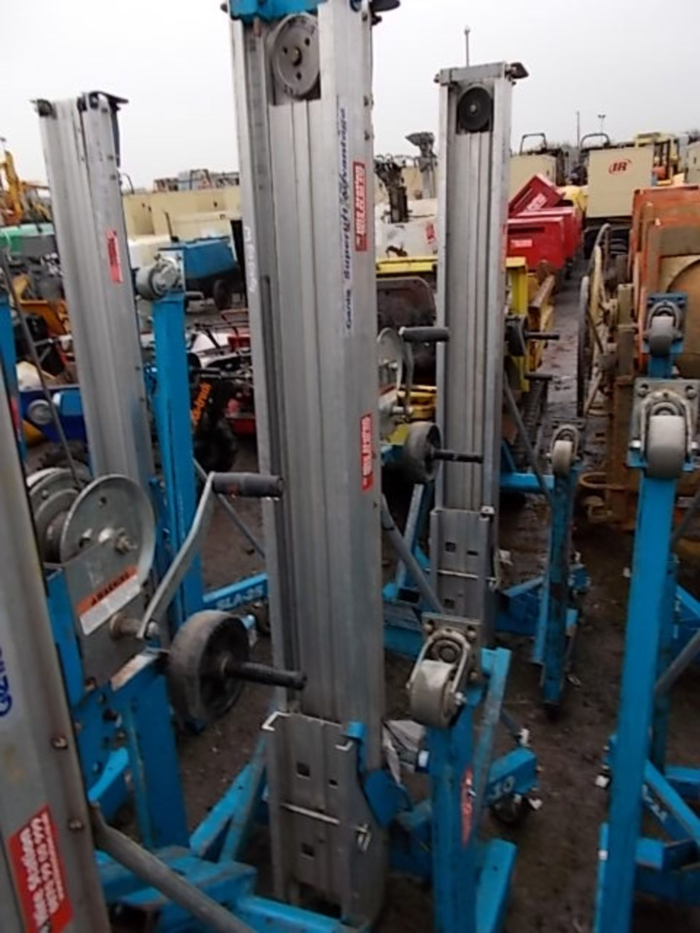 GENIE LIFT SLA10 material hoist c/w forks