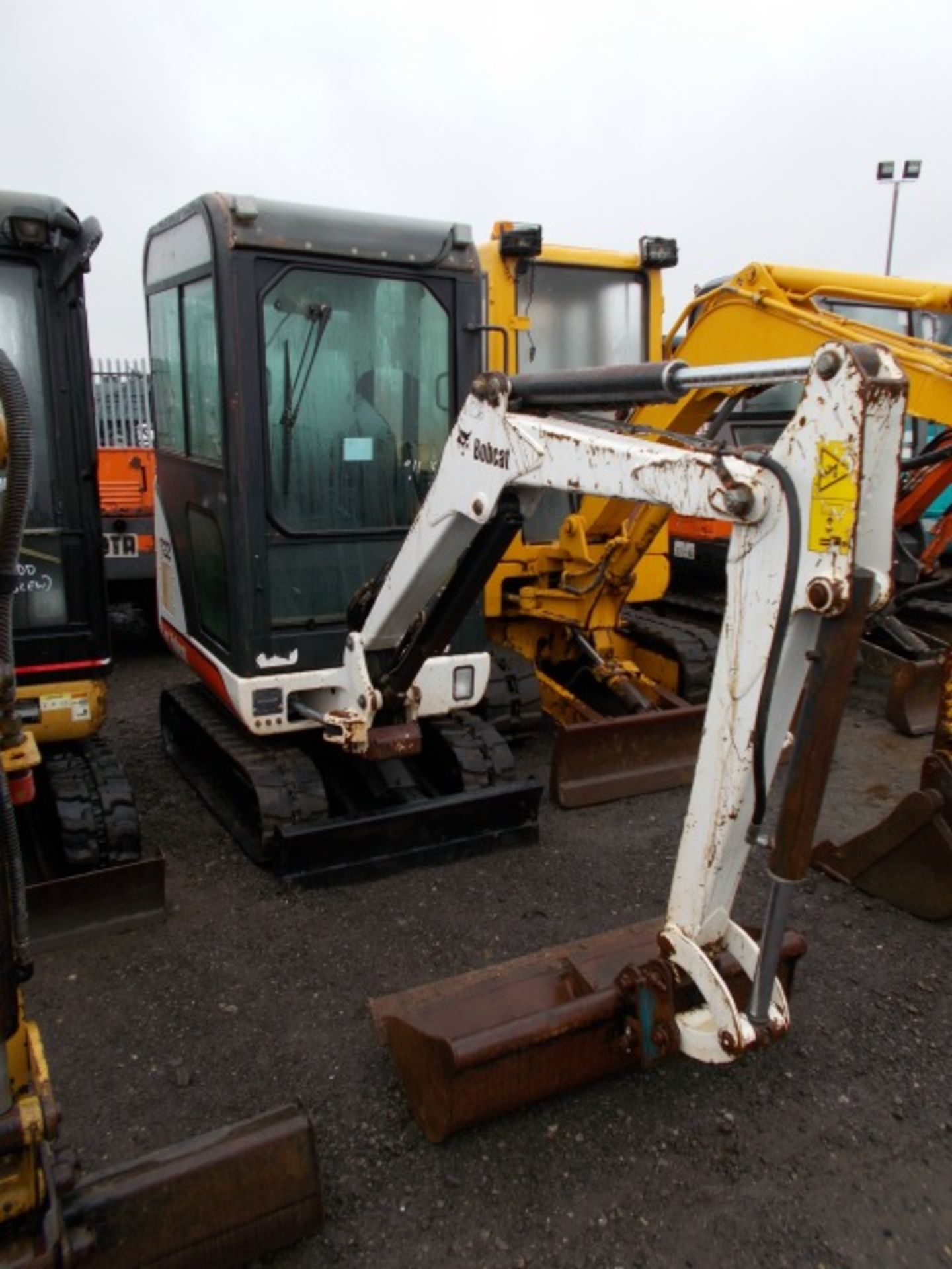 2001 BOBCAT 322D rubber tracked excavator S/n: 223513581 with bucket, blade, piped, cab & Exp tracks - Image 2 of 4