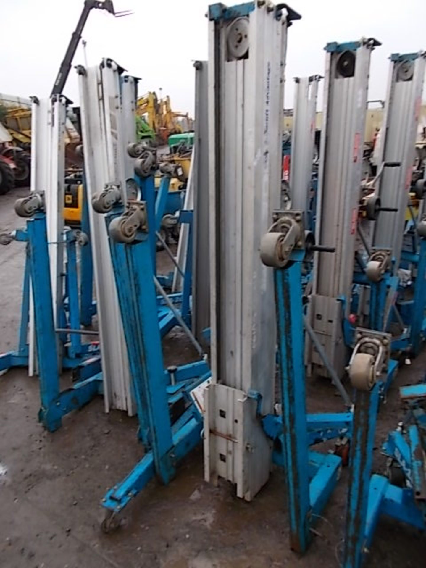 GENIE LIFT SLA15 material hoist c/w forks