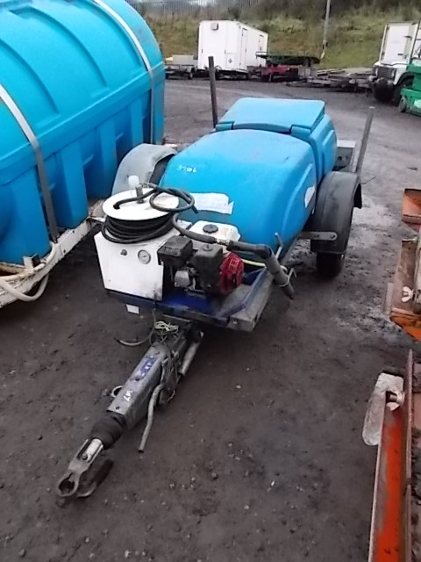 Fast tow pressure washer