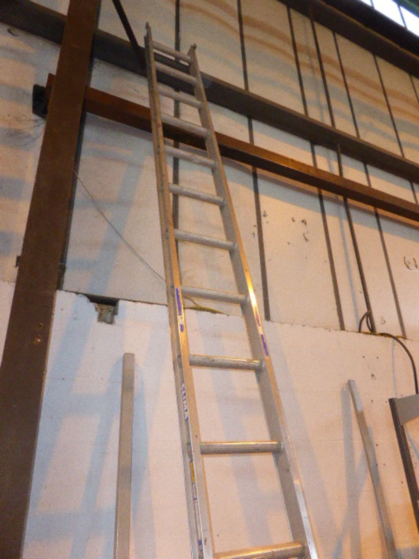 Clima 16 rung aluminium ladder - Image 2 of 2