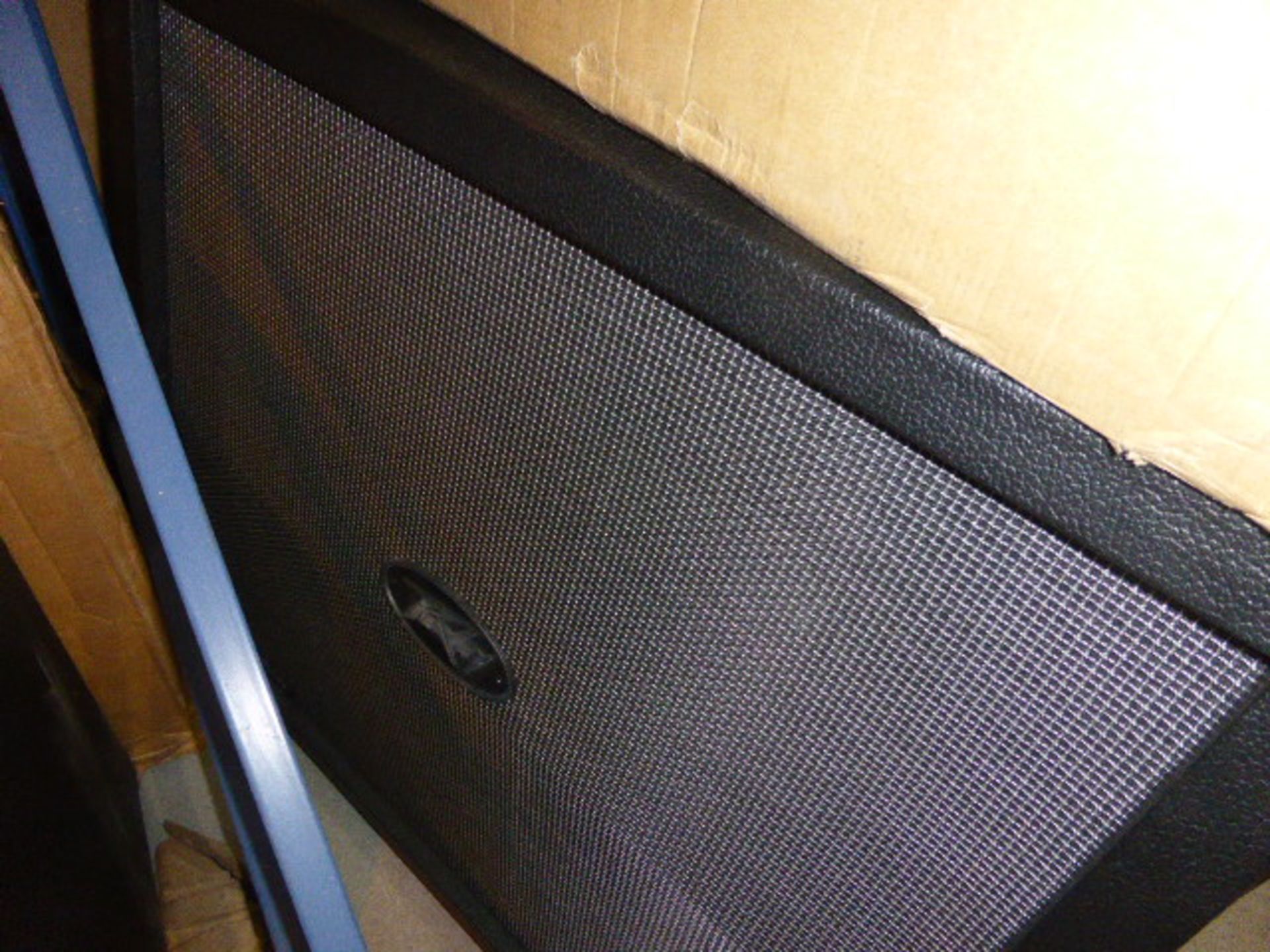 Peavey ValveKing 4 x 12 slant speaker cabinet