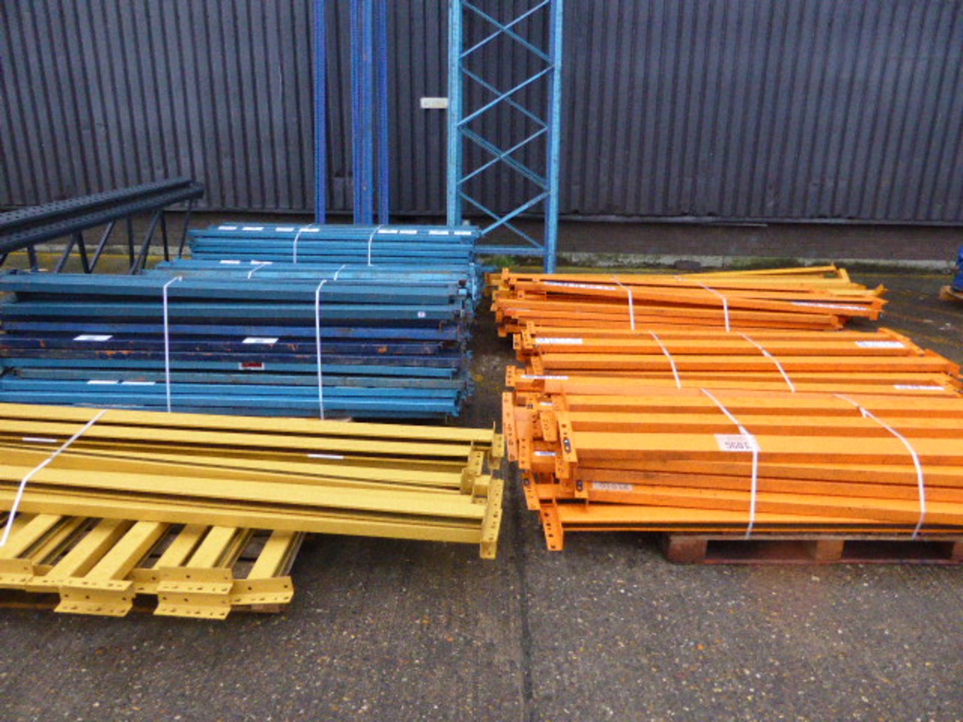 A range of miscellaneous Link 51, KS and Dexion Speedlock racking frames and beams in various sizes.