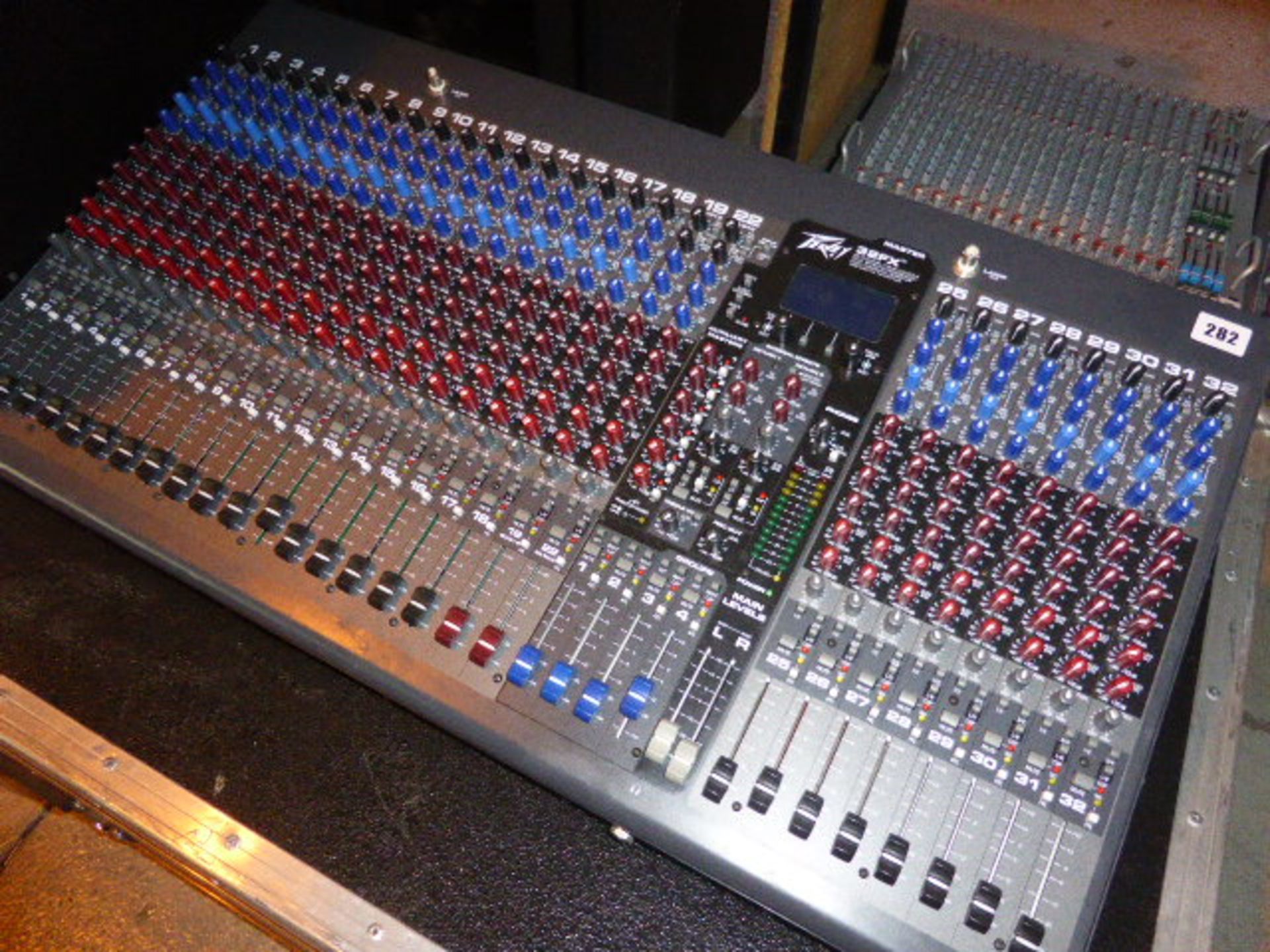 Peavey 32FX mixer with hard case