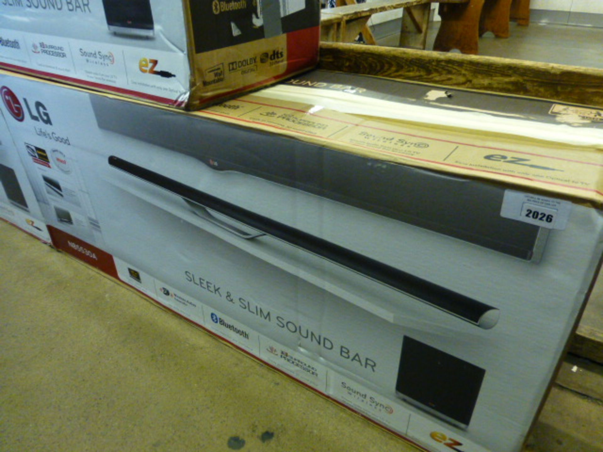 LG NB5530A sleek and slim sound bar in box with wireless active sub woofer