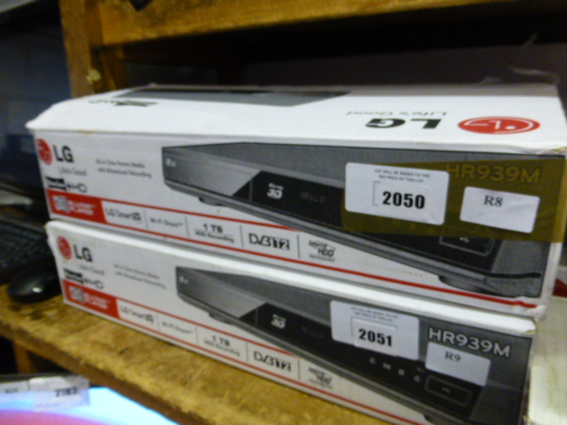 R8 LG HR939M 1TB HDD recorder and 3D Blu-ray player in box