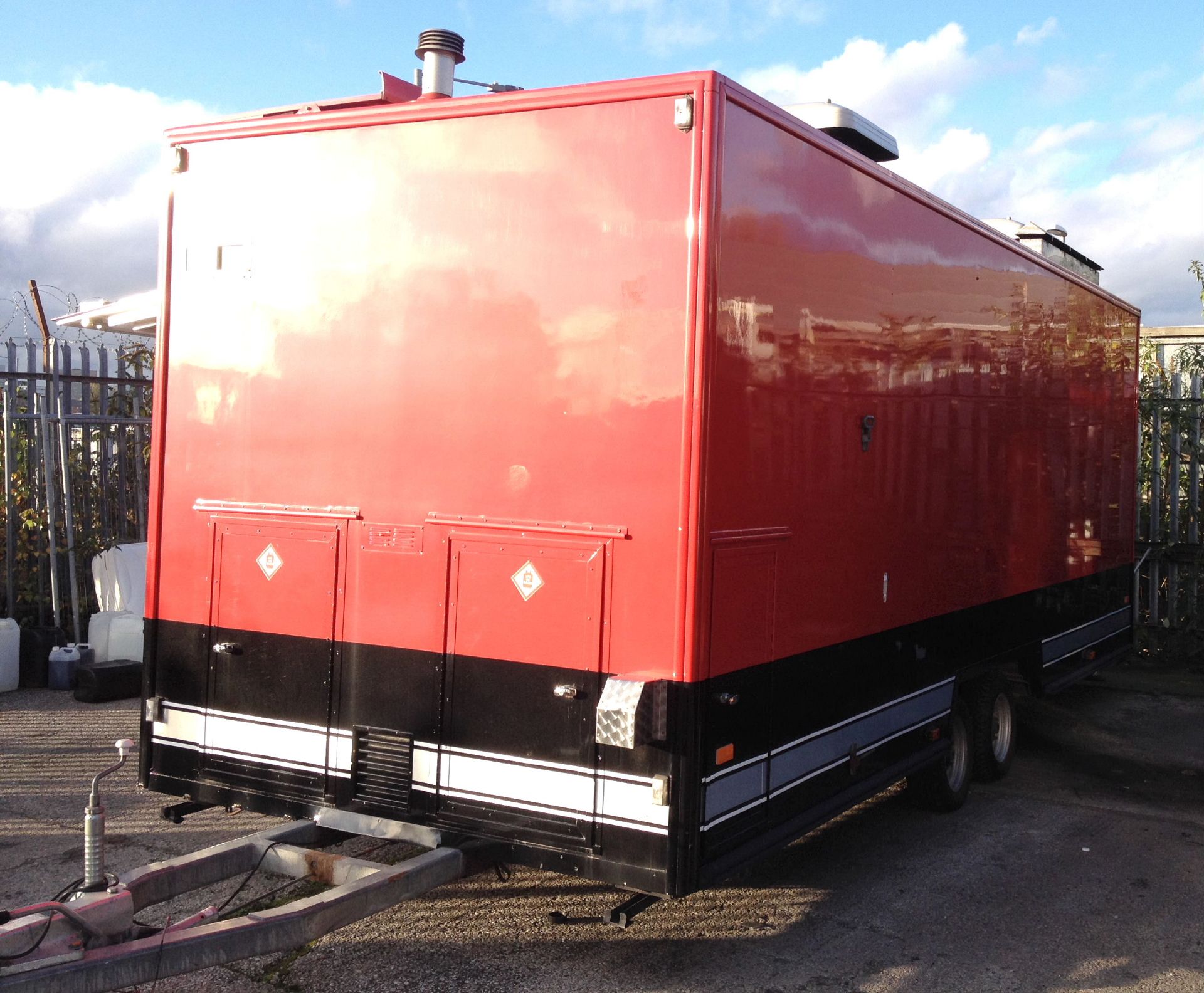 A Zakfactor Twin Axle Catering Trailer (Edmund Evans copy), approx. 23ft 6in lg x 7ft 6in dp x 9ft - Image 11 of 21