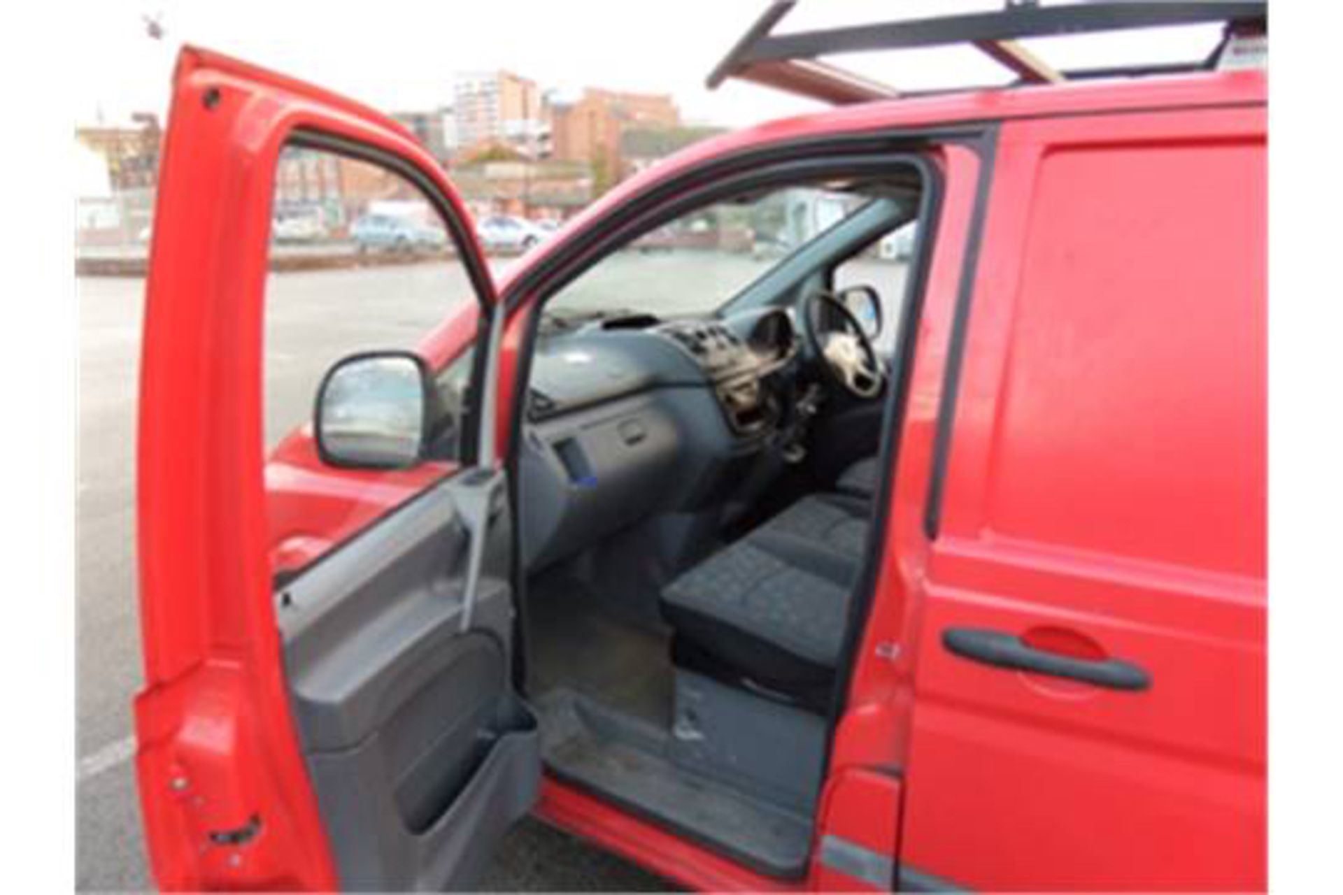 2004 54 Reg. Mercedes Vito Van. First Registered: 26.11.2004.
M.O.T Expires: June 2nd 2015 - Image 3 of 8