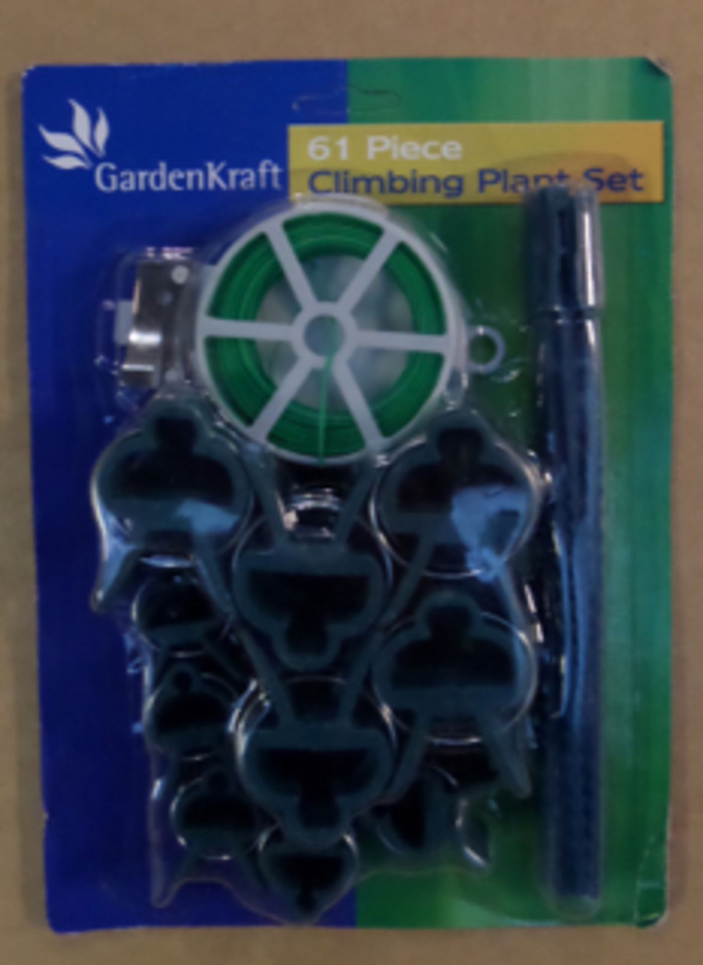 10 x Garden Kraft 61 Piece Climbing plant sets. Incl: 20 x Plant ties, 20 x Large plant clips, 20