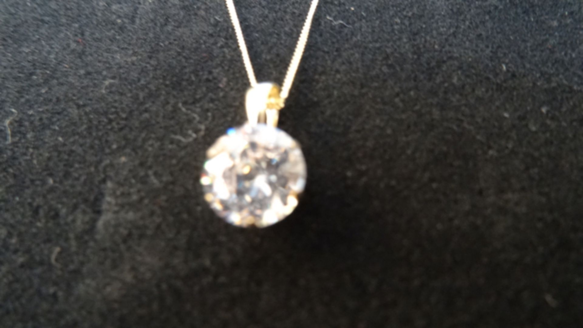 3 x 9 Carat Yellow Gold Chain with Cubic Zirconia Pendant. Retail value £237. UK TRACKED DELIVERY - Image 3 of 3