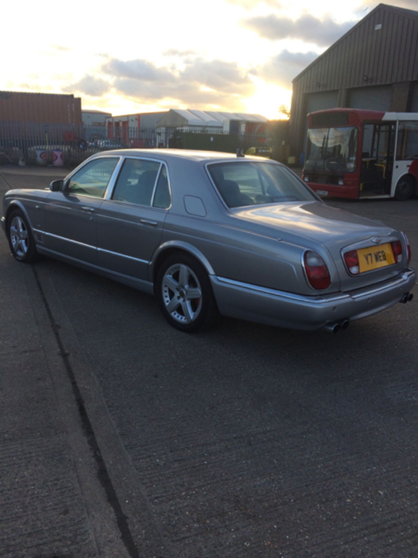 Bentley – 2001 Y Reg Silver Bentley Arnage Red Label Le Mans - Image 6 of 12