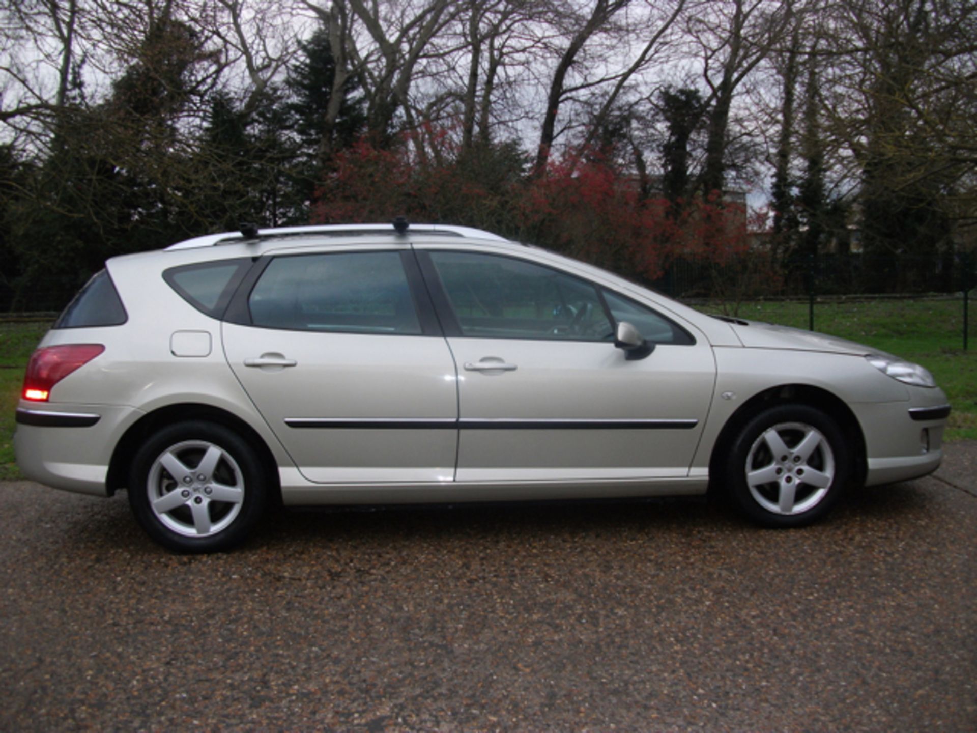 2006 06 reg PEUGEOT 407 SW SE 1.6HDi DIESEL - Image 3 of 13