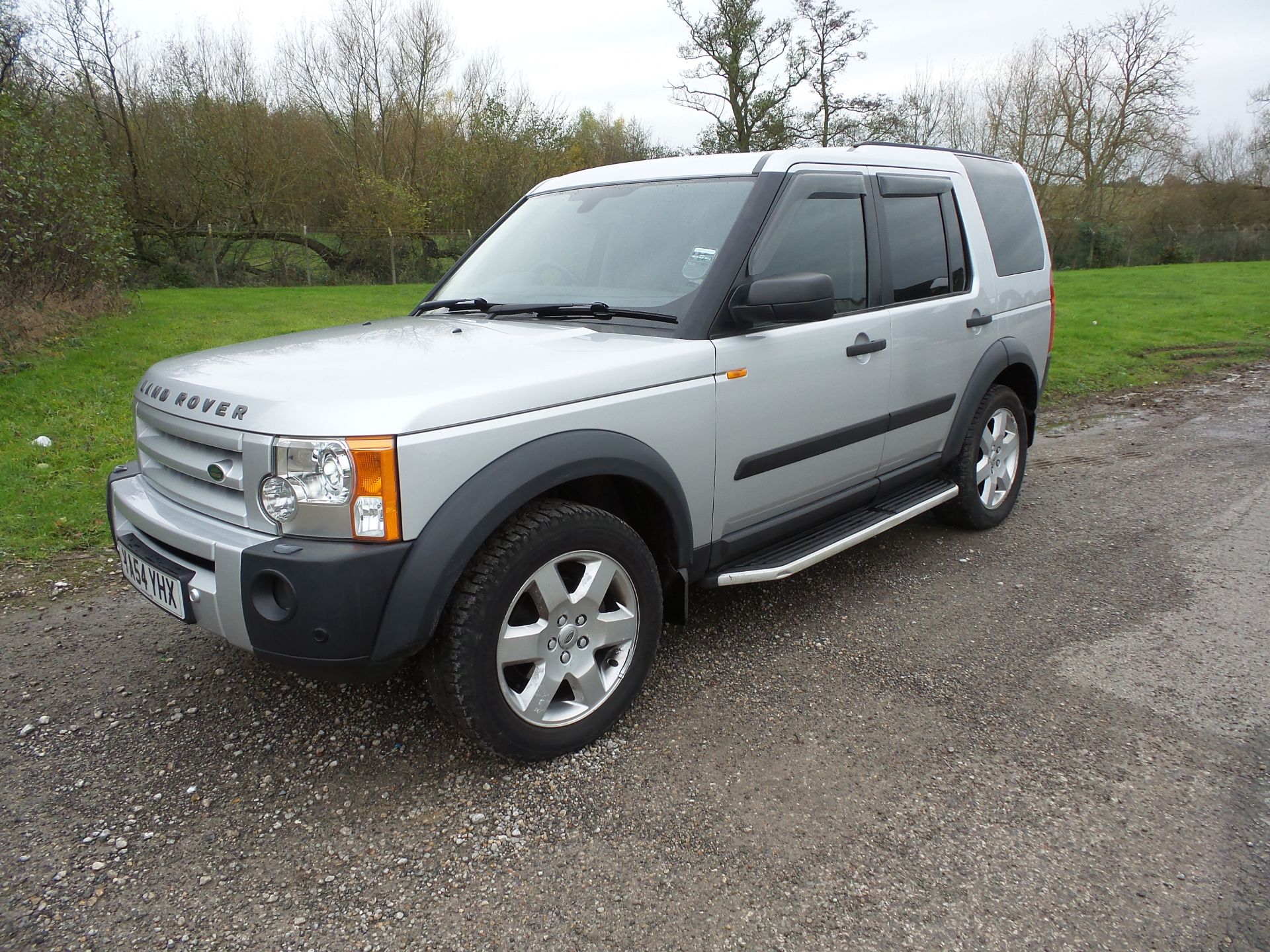 2004 DISCOVERY 3 TDV6 HSE AUTO IN SILVER WITH BLACK LEATHER,TOTAL HSE SPEC.

Black Full leather