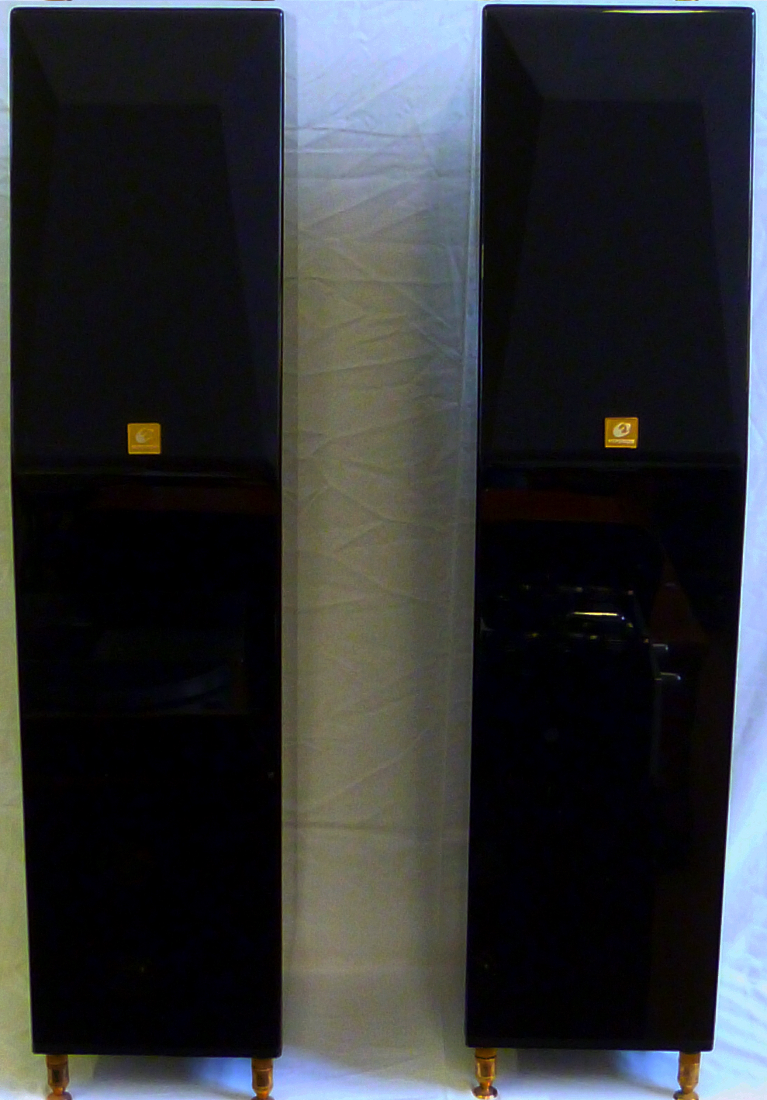 A Pair of HYPERION HPS-733 Floorstanding Speakers. Each fitted with a 6.5inch Midrange Driver and