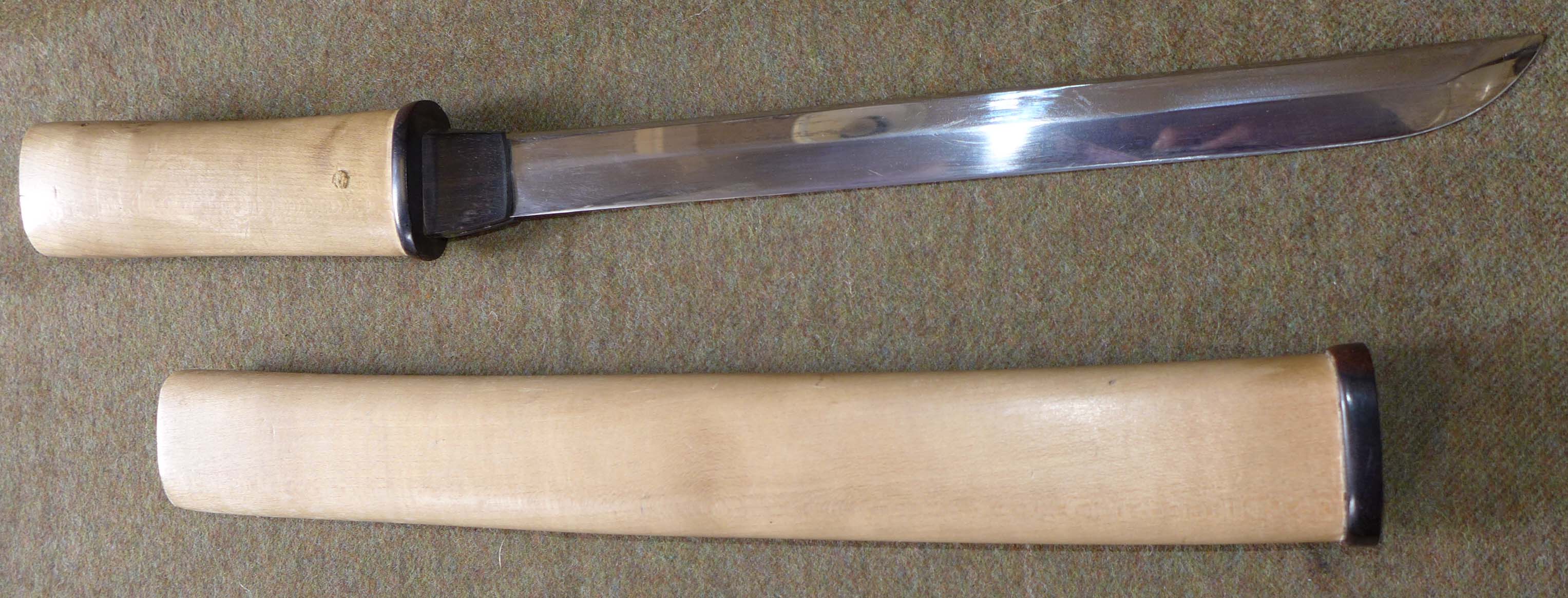 20th century Japanese wakazashi, with straight single edged blade, length of blade 26cm, with wooden