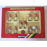 BRITAIN'S DIE CAST TOY SOLDIERS US MARINE CORPS Boxed set of 1:32nd scale, hand painted figures.