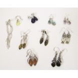 MIXED LOT OF 927 STERLING SILVER EARRINGS A good selection of silver earrings in pairs. Various