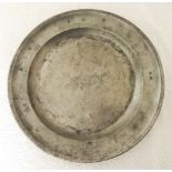 19th CENTURY PEWTER CHARGER Pewter platter of 32cm.