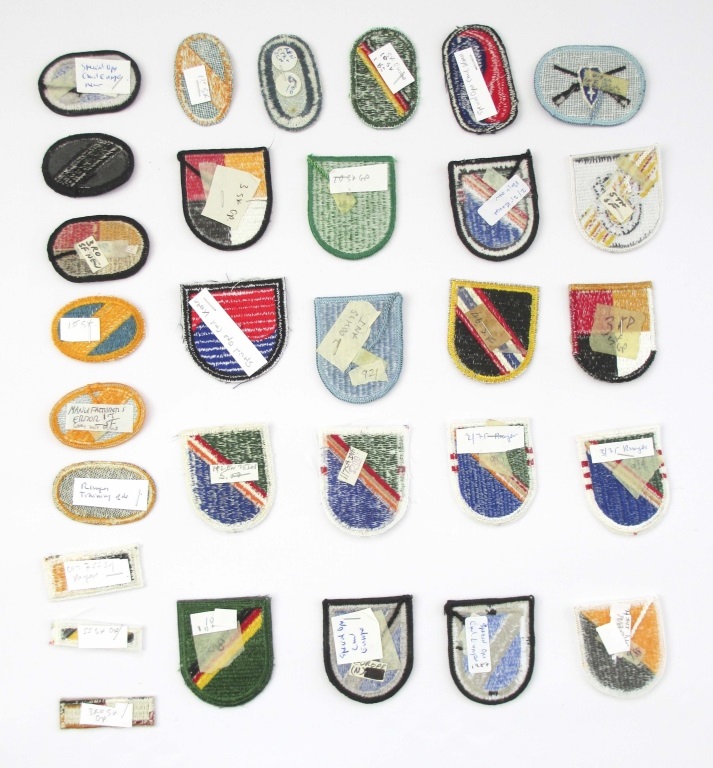 UNITED STATES - 30 US SPECIAL FORCES PATCHES Mixed cloth flashes and patches to American SF units. - Image 2 of 2