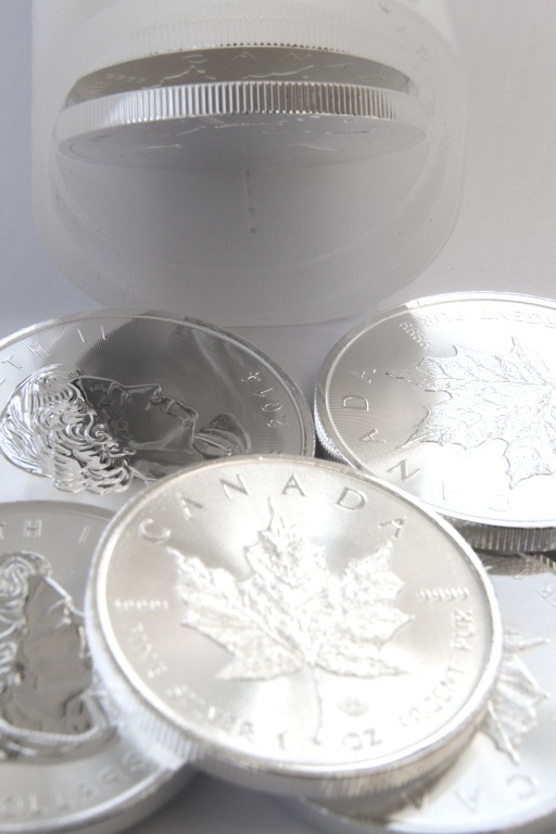 25x CANADIAN MAPLE LEAF 1oz .999 FINE SILVER COINS A tube containing twenty-five 2014 dated one