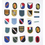 UNITED STATES - 26 US SPECIAL FORCES PATCHES Mixed cloth flashes and patches to American SF units.