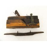 2x VINTAGE WOOD WORKING TOOLS Wood plane by Moseley & Son, London. Together with a draw-plane.