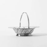 A silver George III bread basket London, 1775, Thomas Forster Hinged lid, the basket twisted and