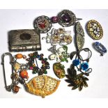 A small collection of costume jewellery