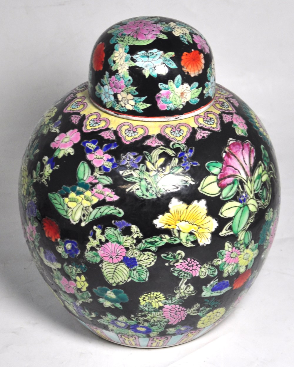 A 20th century Oriental lidded jar in th