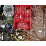 A quantity of contemporary glassware to