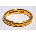 A 14ct gold wedding band, size Q 1/2, ap