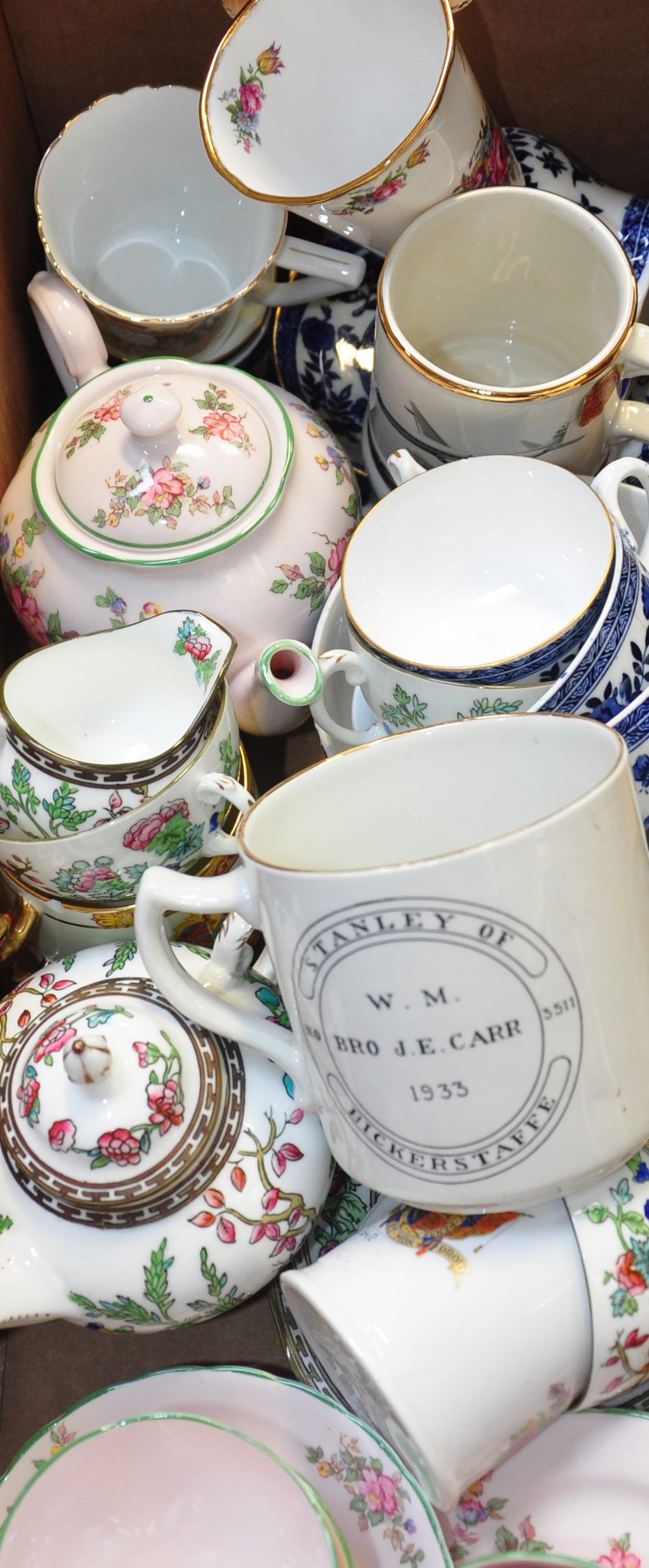 A quantity of c.1880 Coalport "Belfort" teaware including cups, saucers and milk jug, a small